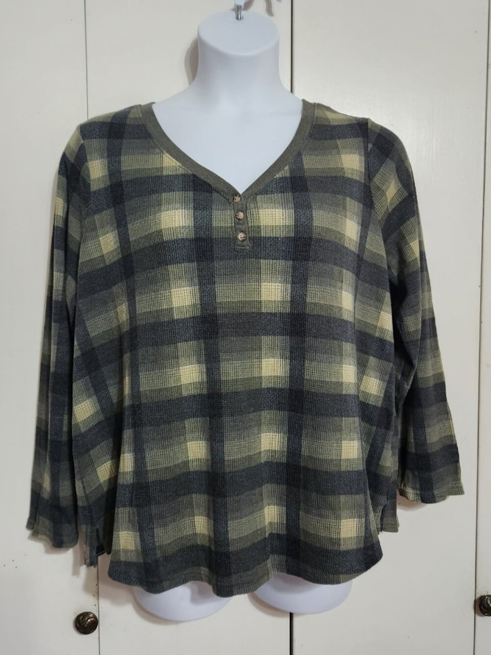 Terra & Sky Womens 2X Green Plaid Henley Top Thermal Waffle Knit V-Neck